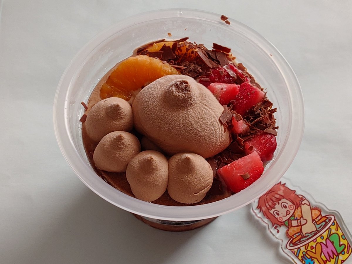 MiyaaanShinbe's tweet photo. 夜勤明けの身体に
「GODIVA 白くまの贅沢チョコレート」
が染みるぜ…🥲🍫
めっっちゃチョコ!!😂🍫
アイスも氷もチョコチョコしくてチョコ好きにはたまらん!😆❤️🍫
たきゃーけどうみゃー😆❤️🍫
#毎日アイス
#チョコ大好き 🍫
#YMZ https://t.co/qs16I51yiy