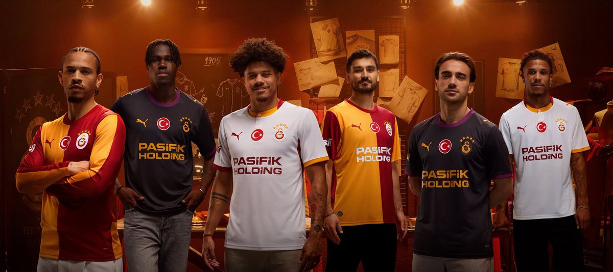 samiyengundem's tweet photo. 📸 Futbolcularımız yeni sezon formalarıyla. https://t.co/MSpHpkTKAc
