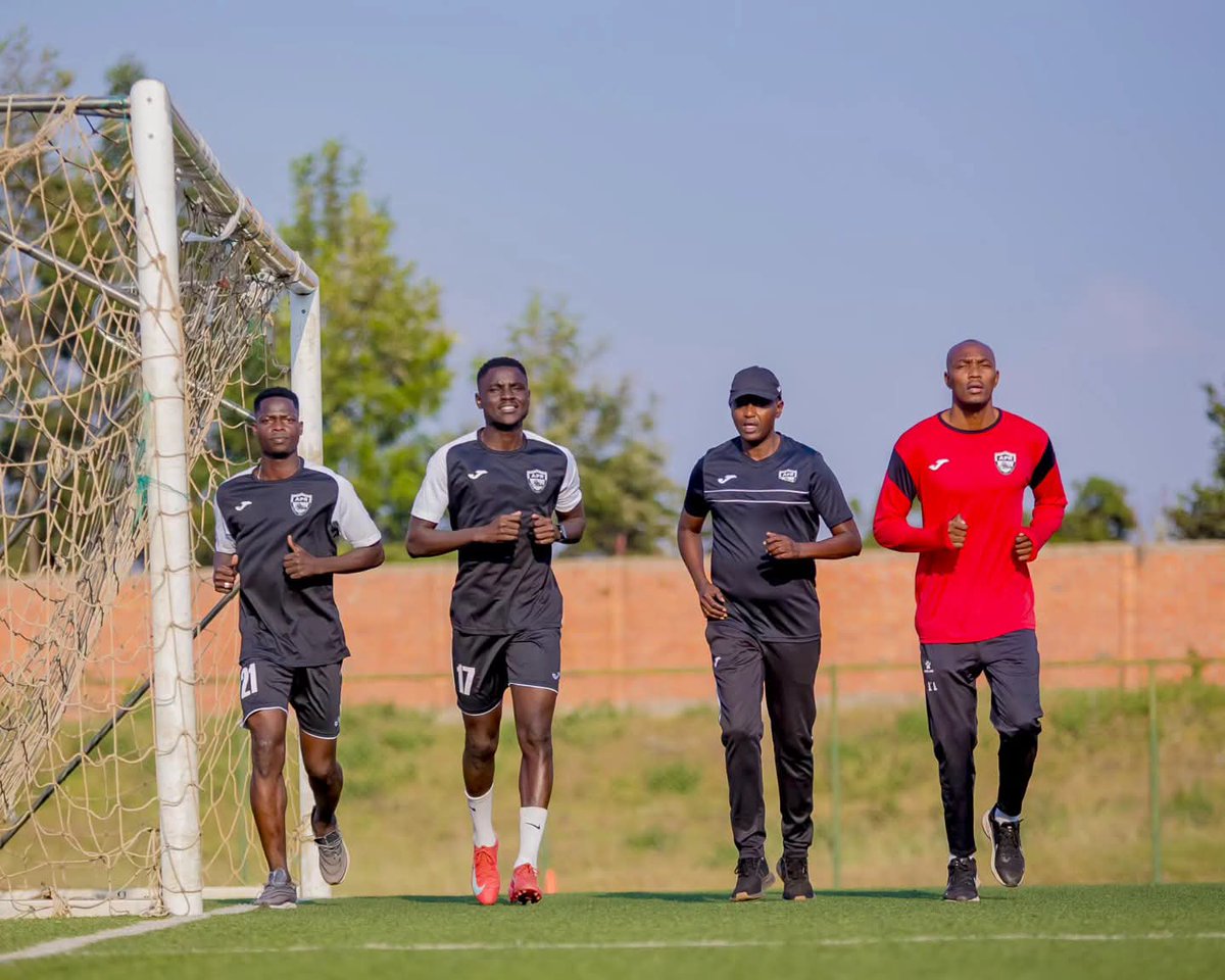 IGIHESports's tweet photo. Abakinnyi bashya ba APR FC; Mamadou Traoré, Amani Michel na Ernan Siruane mu myitozo i Shyorongi. https://t.co/FbPZpXecTk