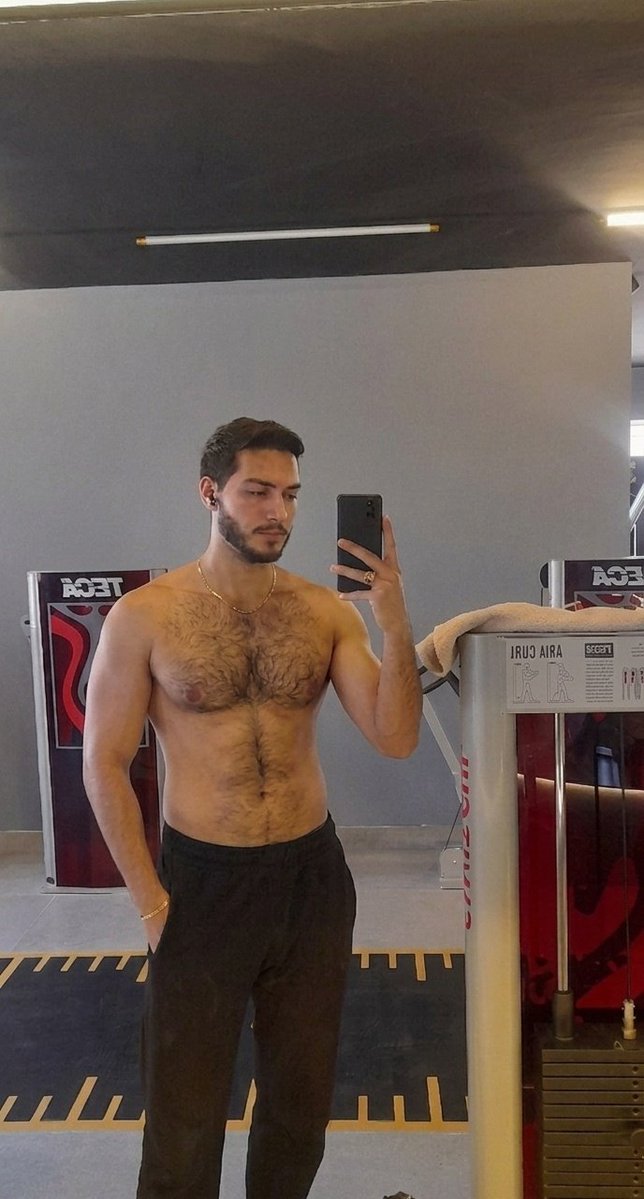 yazankostek2's tweet photo. daily does of gym https://t.co/vWESyMn9tF