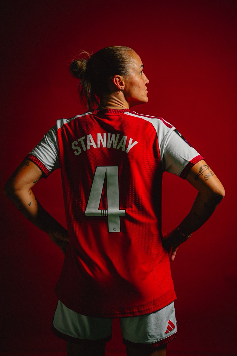 ArsenalWFC's tweet photo. Stan-away, Gooners ❤️ https://t.co/AfcBH1dCYv