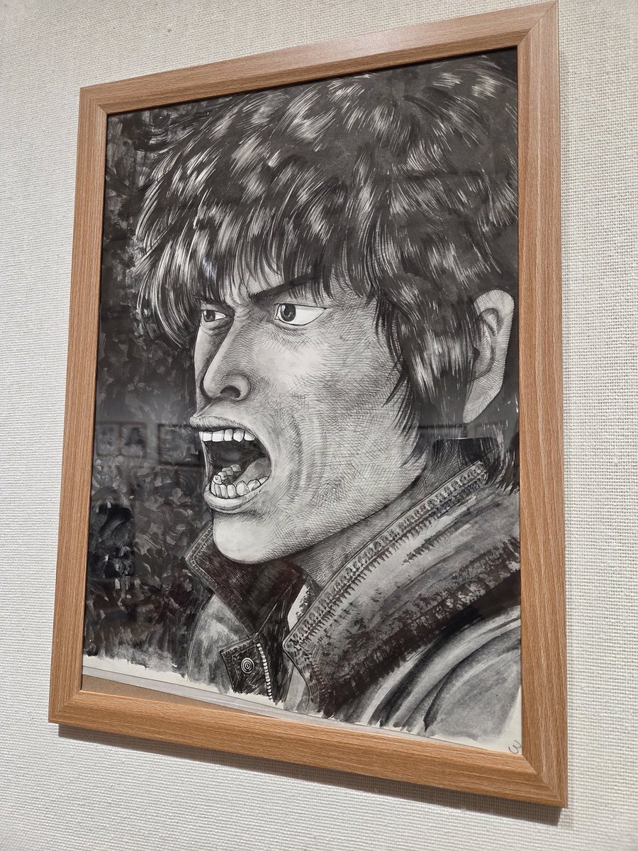 matsukage_k's tweet photo. 土田世紀『俺節』原画展へ。
やっぱり迫力あるよなぁ。
土田先生の漫画には幾度となく人生を救われてきた。
ポストカードの複製原画、手に入ってよかった。
コージが地元のクラスメイトに笑われて、歌で世の中とっくり返すと夢を持って東京に出るところ。この後バアちゃんと飯食うところがまた泣ける。 https://t.co/CqbXzoA2BB