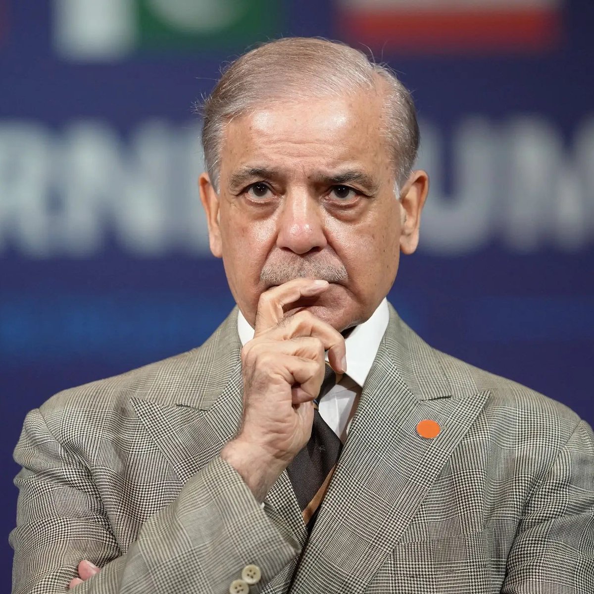 ConflictTR's tweet photo. Pakistan Başbakanı Şahbaz Şerif: 

Gururla söylüyoruz: Pakistan ve Türkiye tek bir ruhun iki kalbidir. https://t.co/oP5Z3AmUq4