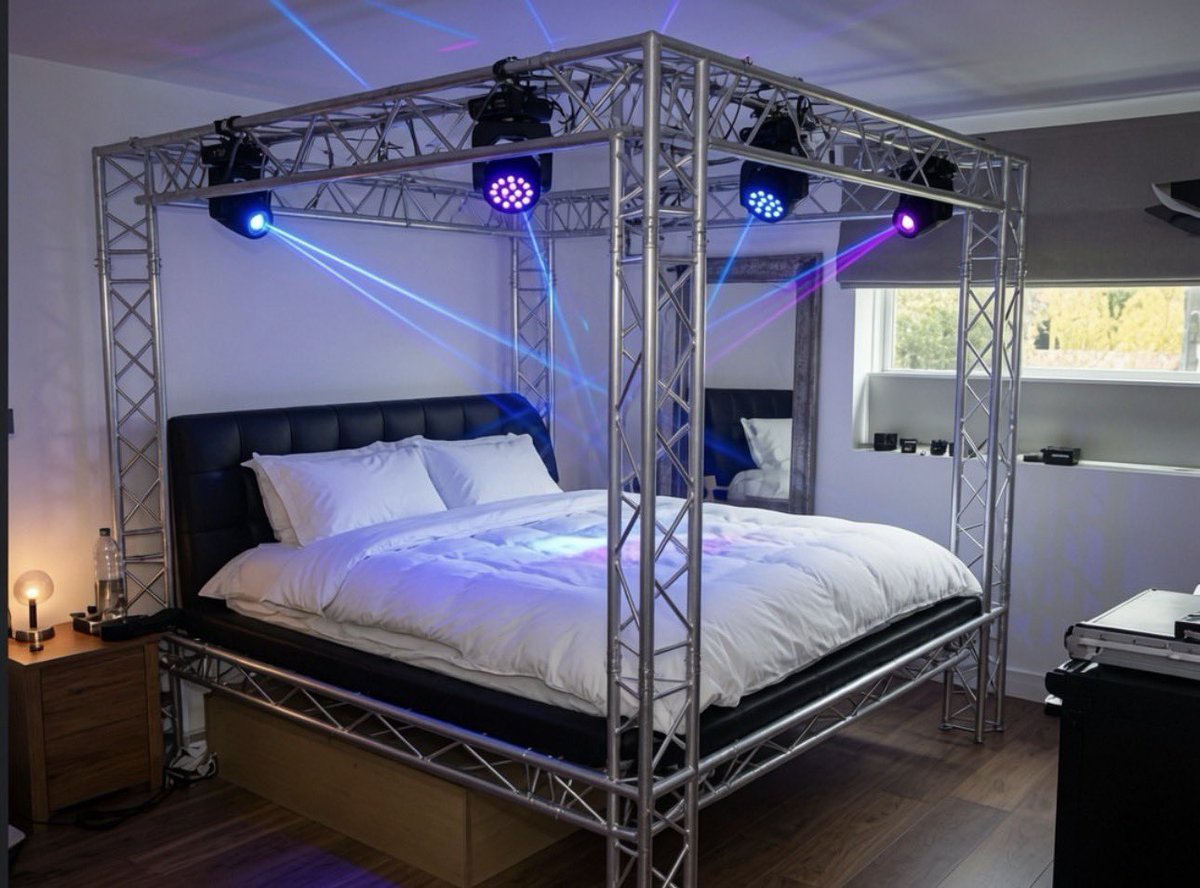 animasyondepart's tweet photo. when ur a bedroom DJ but it's getting serious https://t.co/JGNezruyM8
