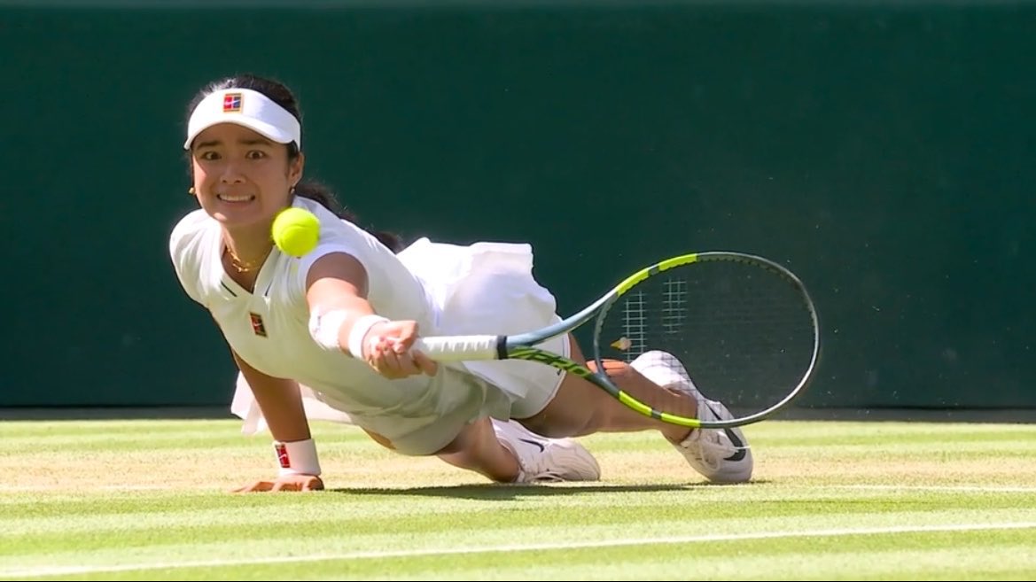 premo_crade's tweet photo. Eala the part-time Libero

#Wimbledon  #Eala https://t.co/5nmHmEG904