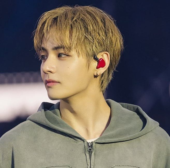 7withluv__'s tweet photo. this world will never see a side profile like this ever again.. https://t.co/ybti97LJhj