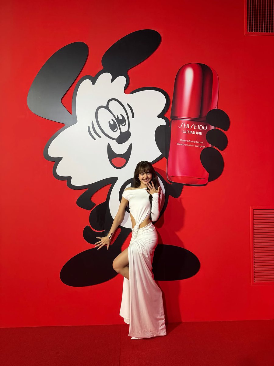 LISANATIONS_'s tweet photo. LISA IG Update! (2)

“Lost in the world of @SHISEIDO_brand in Bangkok ❤️”

@wearelloud 

#LISAxSHISEIDO 
#LISAwithULTIMUNE https://t.co/hKYYY0tfew