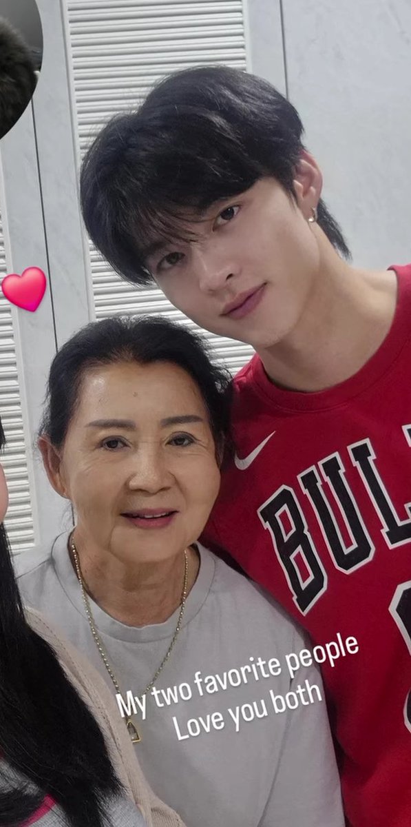 MjaiPlue77430's tweet photo. แงงงงง มุมุกับอุนย่าน่ารักจัง🫳🏻🤍✨
#Meennicha8 https://t.co/J9p4WrAjaY