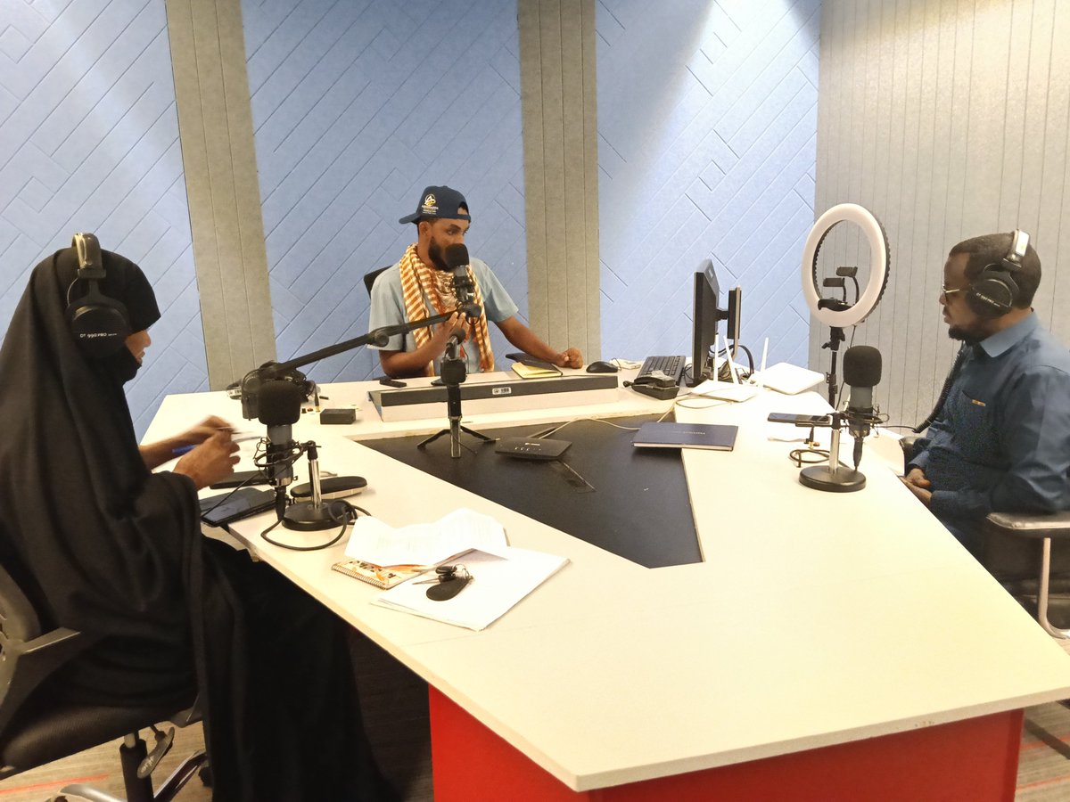 CODKABULSHADA's tweet photo. Our guest this evening is Mohamed Abdille county public health coordinator and Nimo Gollo county health promotion officer,we are discussing food quality and safety in wajir county,stay tuned and call us on 0720505000 studio line.Programme supported by @WorldVisionKE https://t.co/YoaCv5vTfJ