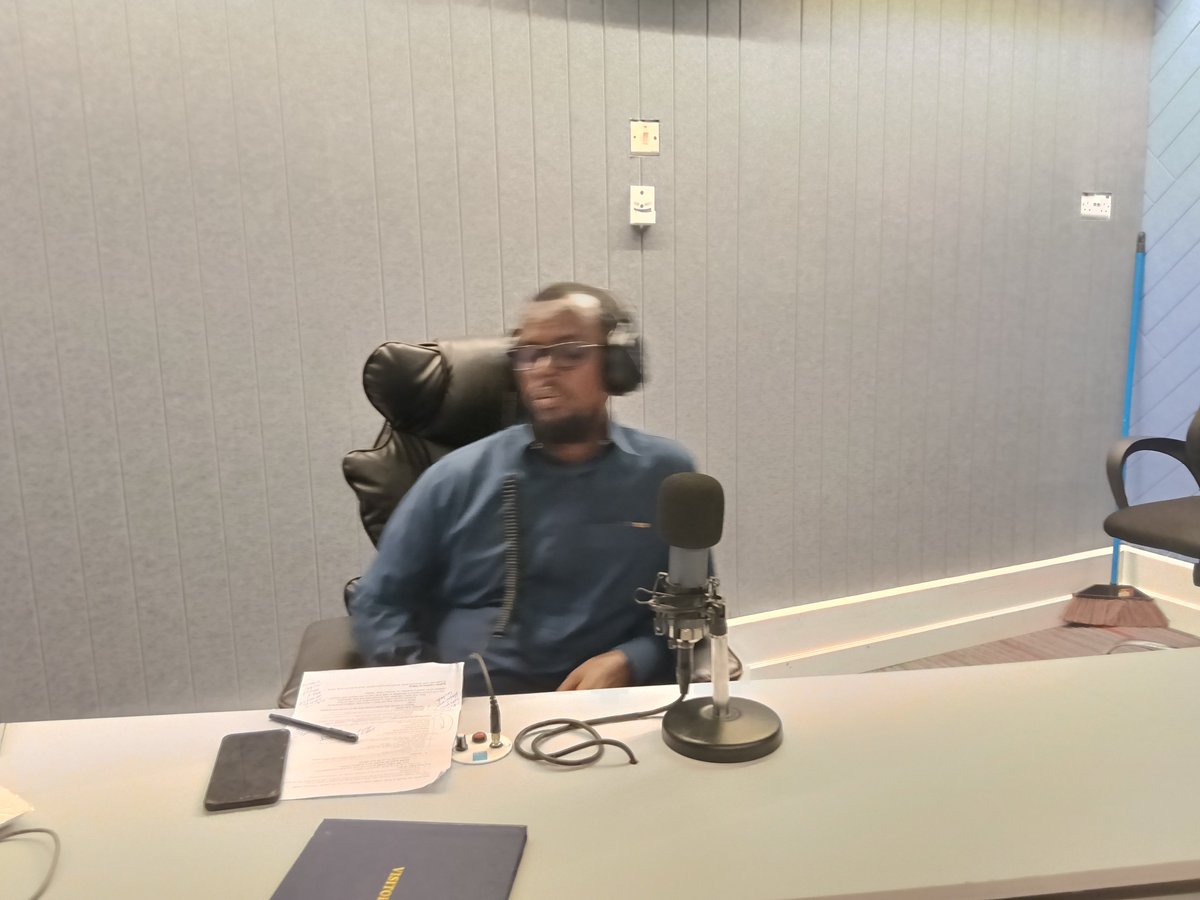 CODKABULSHADA's tweet photo. Our guest this evening is Mohamed Abdille county public health coordinator and Nimo Gollo county health promotion officer,we are discussing food quality and safety in wajir county,stay tuned and call us on 0720505000 studio line.Programme supported by @WorldVisionKE https://t.co/YoaCv5vTfJ