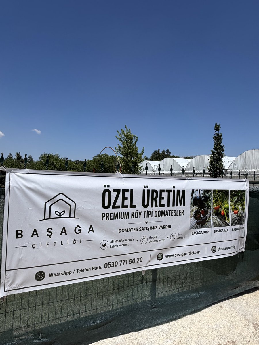 mbekirege20's tweet photo. Yolu İzmir, Aydın tarafından Antalya, Bodrum, Marmaris taraflarına düşenlere güzel bir öneri: Kızılcabölük’te Denizli kebabı ye, 3-4 km ötedeki Başağa Çiftliği’nde domateslerin tadına bak, yola devam. Denizli kebabı müthiş; 7-8 aylık kuzulardan yapılıyor, domatesler efsane. Tavas-Kızılcabölük’te hava serin, ortam huzurlu. Hem lezzet için hem de soluklanmak için çok güzel bir lokasyon.

Takip ve ulaşım: Başağa çiftliği

 https://t.co/dRAe2WnHSm