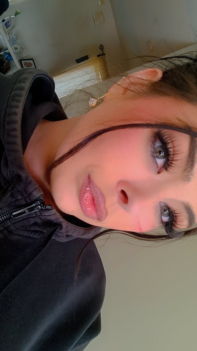 Missmandy100's tweet photo. Look into my eyes, and do your thing. SEND FOR GODDESS https://t.co/nuv72gMUfr