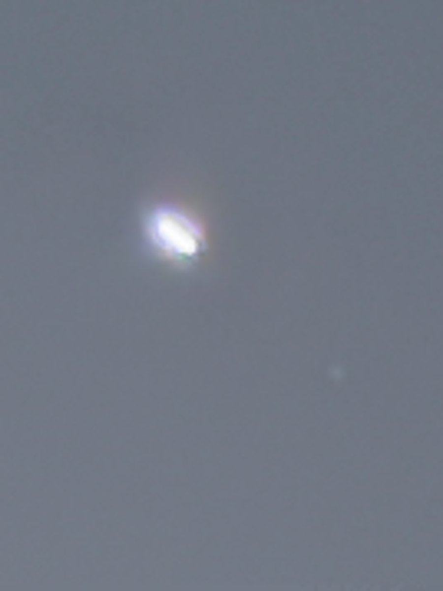 Troyhurd4's tweet photo. I watched this ship disappear into the night and if you zoom in this is no plane. I believe in extraterrestrial https://t.co/sLeHuHQdsw