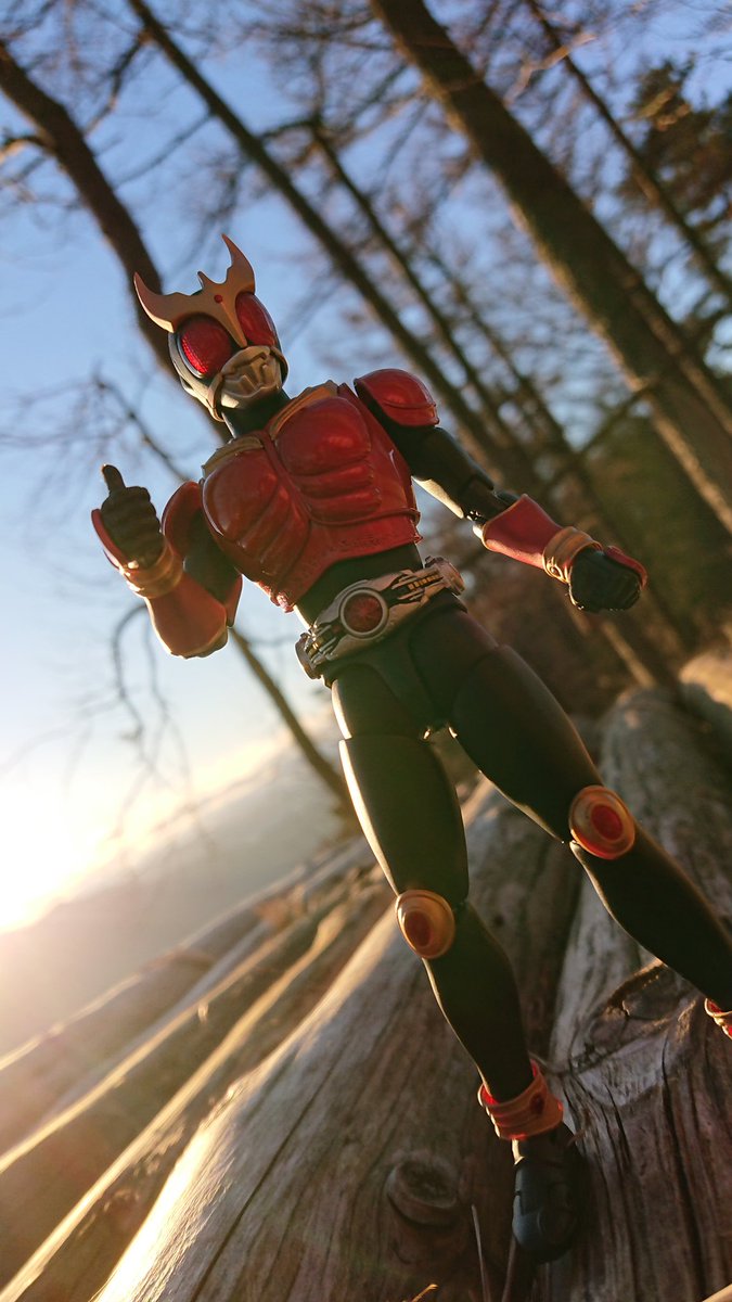 towaruko's tweet photo. #トイクリ展覧会
テーマ「空」
ヒーローには青空がよく似合う https://t.co/6Ude9KnNnG