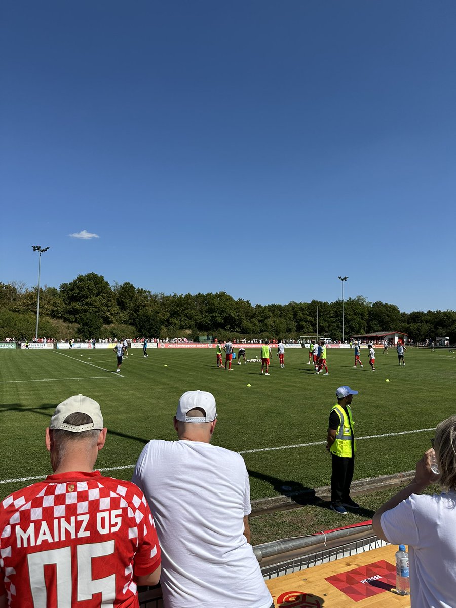 bch's tweet photo. Endlich wieder #Mainzaaa
Clubpartner-Testspiel @1FSVMainz05 bei der @tsgpfeddersheim https://t.co/xPVCNhzh4n