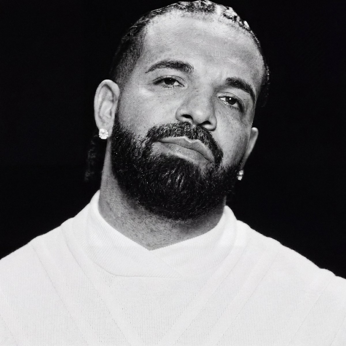 Rap's tweet photo. Drake has been the most daily streamed artist on Spotify US for 1716 days‼️

It marks the longest #1 streak of any artist on the platform 🤯 https://t.co/iylRnjX5ai