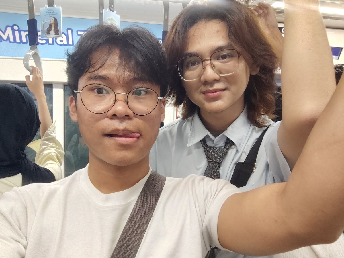 asamkonjugasi's tweet photo. warga tangerang nangor vs blok m https://t.co/4NjtEY0MGJ