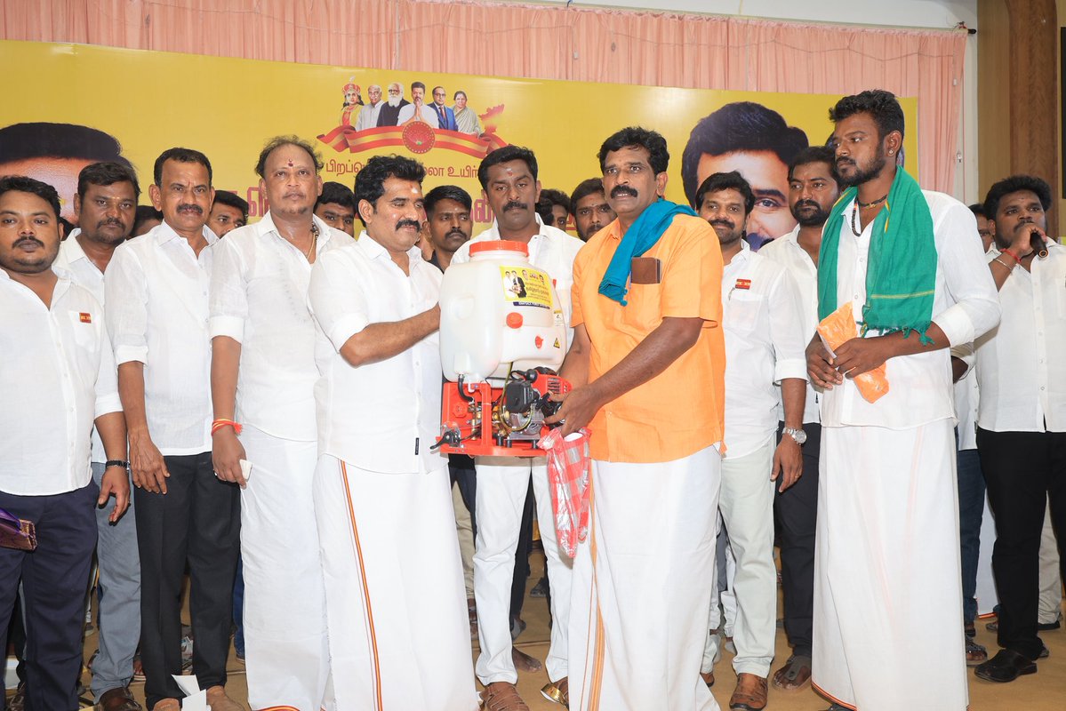 TheniPrakashh's tweet photo. இன்று (04/07/2026),

தேனி மாவட்ட பொறுப்பாளரும், எரிசக்தி மற்றும் சட்டத்துறை அமைச்சருமான திரு.R.#நிர்மல்_குமார் அவர்களின் தலைமையில்,

தேனி வடக்கு மாவட்ட தலைமை தமிழக வெற்றிக் கழகம் சார்பாக இருதய அறுவை சிகிச்சைக்காக #உதவித்தொகை, மின்சாரம் தாக்கப்பட்டு உயிரிந்த https://t.co/JesjIJ1kbP