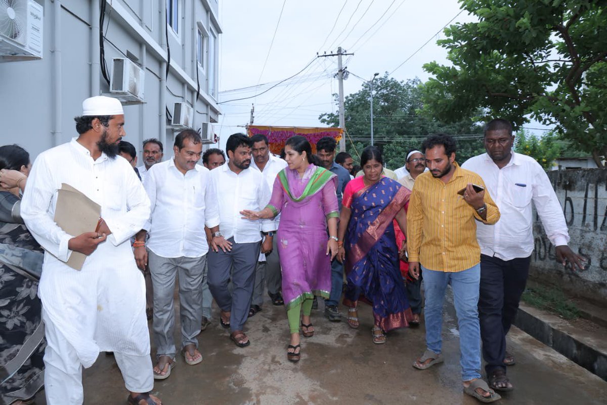 IamDrLakshmiG's tweet photo. నాగవేణి-సుబ్బారావు, మున్సిపల్ కమిషనర్ కె. అర్జున్‌రావు, ప్రజాప్రతినిధులు, టిడిపి నాయకులు, కౌన్సిలర్లు, కూటమి శ్రేణులు పాల్గొన్నారు.

ప్రజల అవసరాలకు అనుగుణంగా మౌలిక సదుపాయాల కల్పనకు కూటమి ప్రభుత్వం కట్టుబడి ఉంది. (2/2)

#DevelopmentWorks #CCRoads #DrainageWorks https://t.co/MiT00baxn1