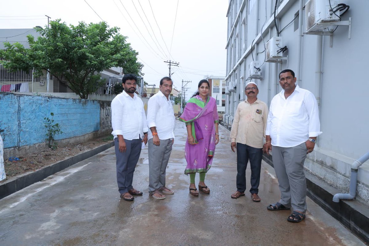 IamDrLakshmiG's tweet photo. నాగవేణి-సుబ్బారావు, మున్సిపల్ కమిషనర్ కె. అర్జున్‌రావు, ప్రజాప్రతినిధులు, టిడిపి నాయకులు, కౌన్సిలర్లు, కూటమి శ్రేణులు పాల్గొన్నారు.

ప్రజల అవసరాలకు అనుగుణంగా మౌలిక సదుపాయాల కల్పనకు కూటమి ప్రభుత్వం కట్టుబడి ఉంది. (2/2)

#DevelopmentWorks #CCRoads #DrainageWorks https://t.co/MiT00baxn1
