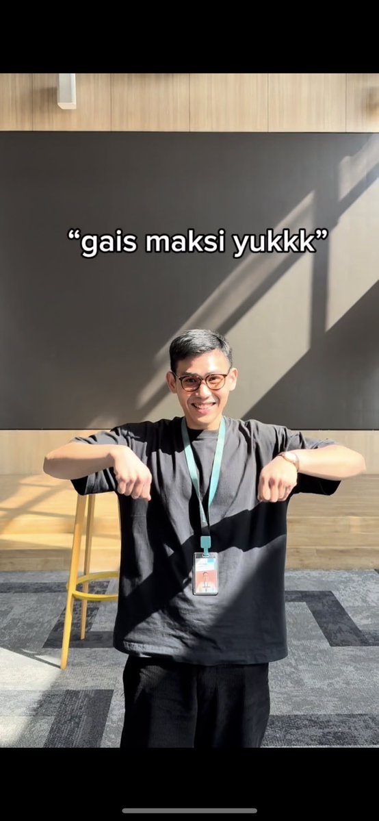 MenteriPekerja's tweet photo. bayangin kalian ada di content ini tapi jadi yg ngajakin makan siang ☺️

👷‍♂️: "guys makan siang yuk?"
👥: "ga bisaaaa"
👥: "udah di lay off"
👷‍♂️: .... https://t.co/b1cmAQ07qf