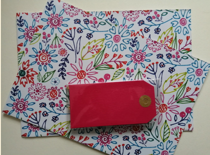 carolynscardbox's tweet photo. Got some Birthday's coming up? 2 sheets/5 tags,all recyclable.£4.50 + postage. Click on link in first comment to buy. Local #witham collection by arrangement.
#giftwrapping #giftwrap #presents #wrappingpaper #wrappingpresents https://t.co/OkXmoJsbjO