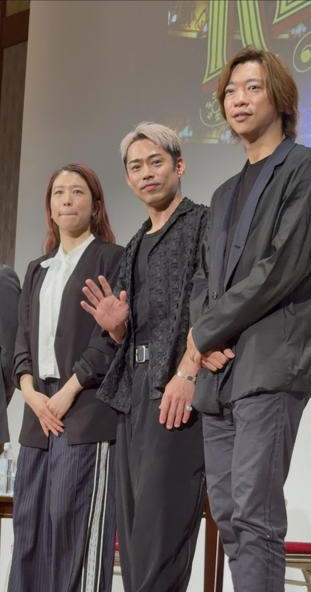 hide_HIDE316's tweet photo. 大ちゃんからアイスダンスに転向すると聞いた宏一くんは、とっても驚いたそう。
パートナーを「かなちゃん」と聞いたので、村上佳菜子ちゃんだと思って、1から作り上げて大変だと思った😳
会見で、村元哉中ちゃんだと知ったそう🤣

#PIWスペシャルトークショー
#町田樹
#村元哉中
#高橋大輔
#小林宏一 https://t.co/FnZjOcJaZz