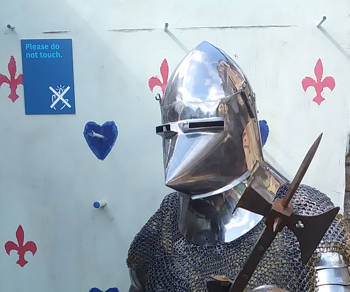 andrewsp2009's tweet photo. Man at Arms replica medieval weapons talk at 2pm on Sunday. Hopefully it will stay dry. #ManAtArms #Storytelling #DirletonCastle https://t.co/APgxJJN34l