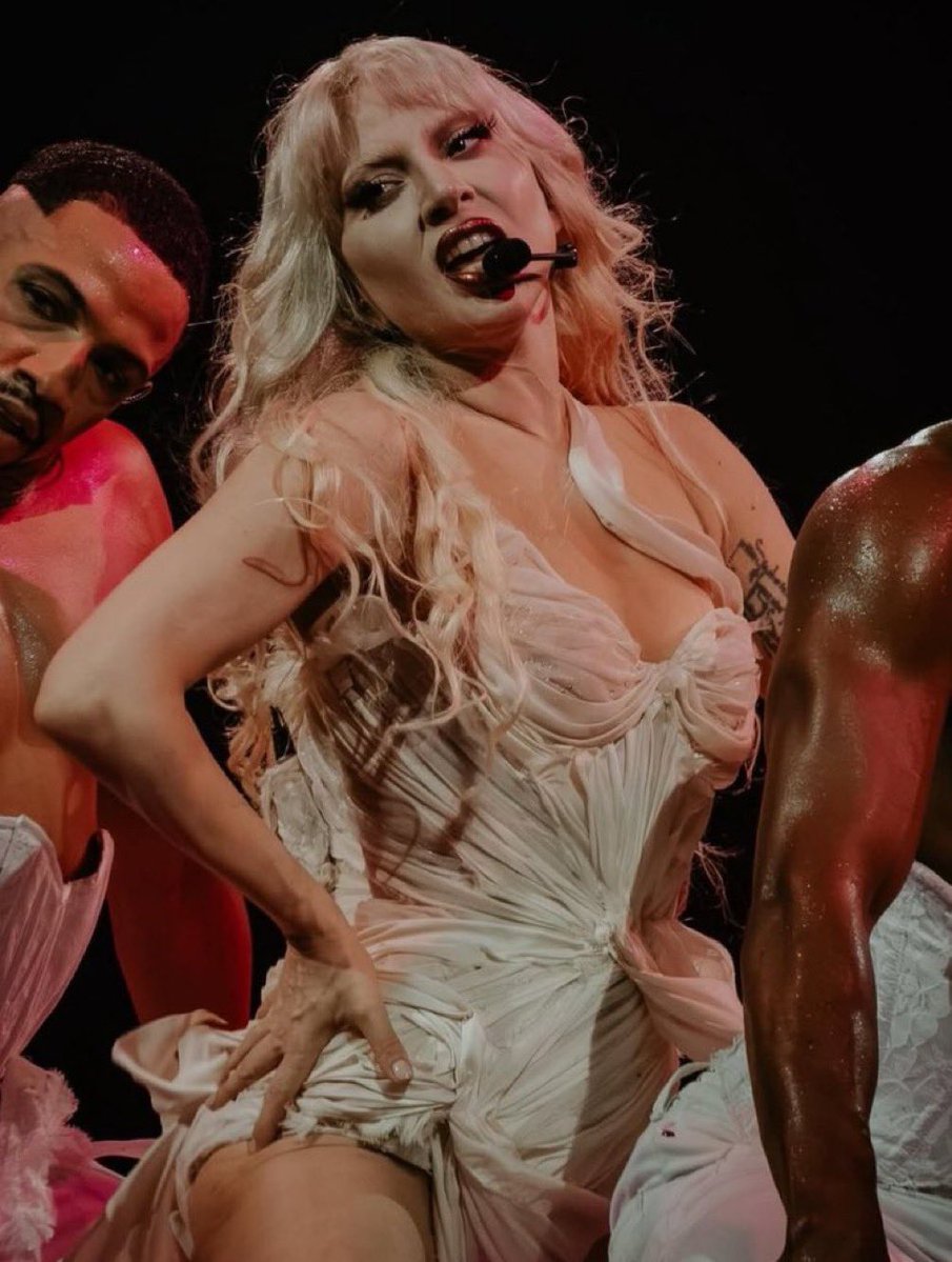 GrungeTricon's tweet photo. THE HOTTEST PERSON TO EVER EXIST https://t.co/ZApD8n57uW