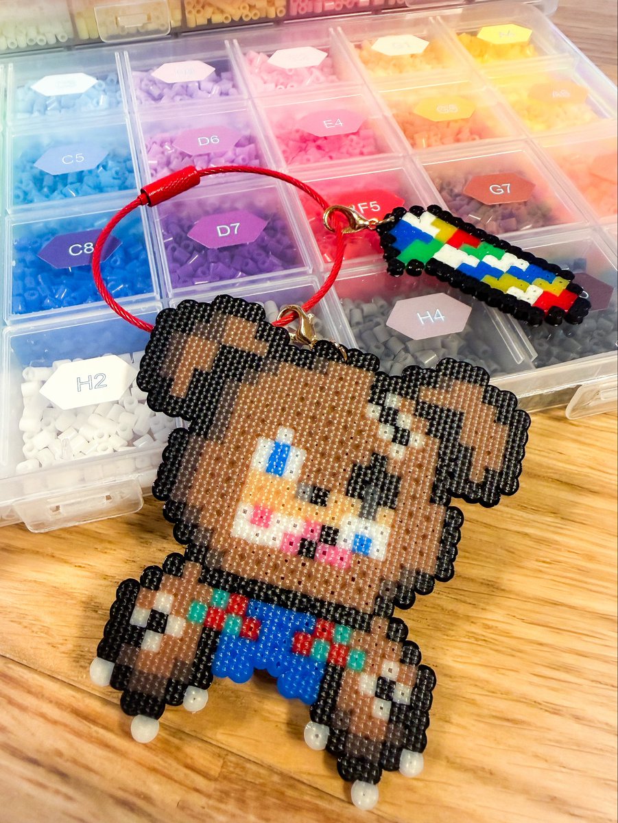 monmon_D61's tweet photo. アイロンビーズで
ヨッシーの次はハミクマ様作った〜！
結構上手くできたかもー！
今年のホラナイに連れて行こ〜🫶
#アイロンビーズ
#ハミクマ https://t.co/GwZSCjDbcQ