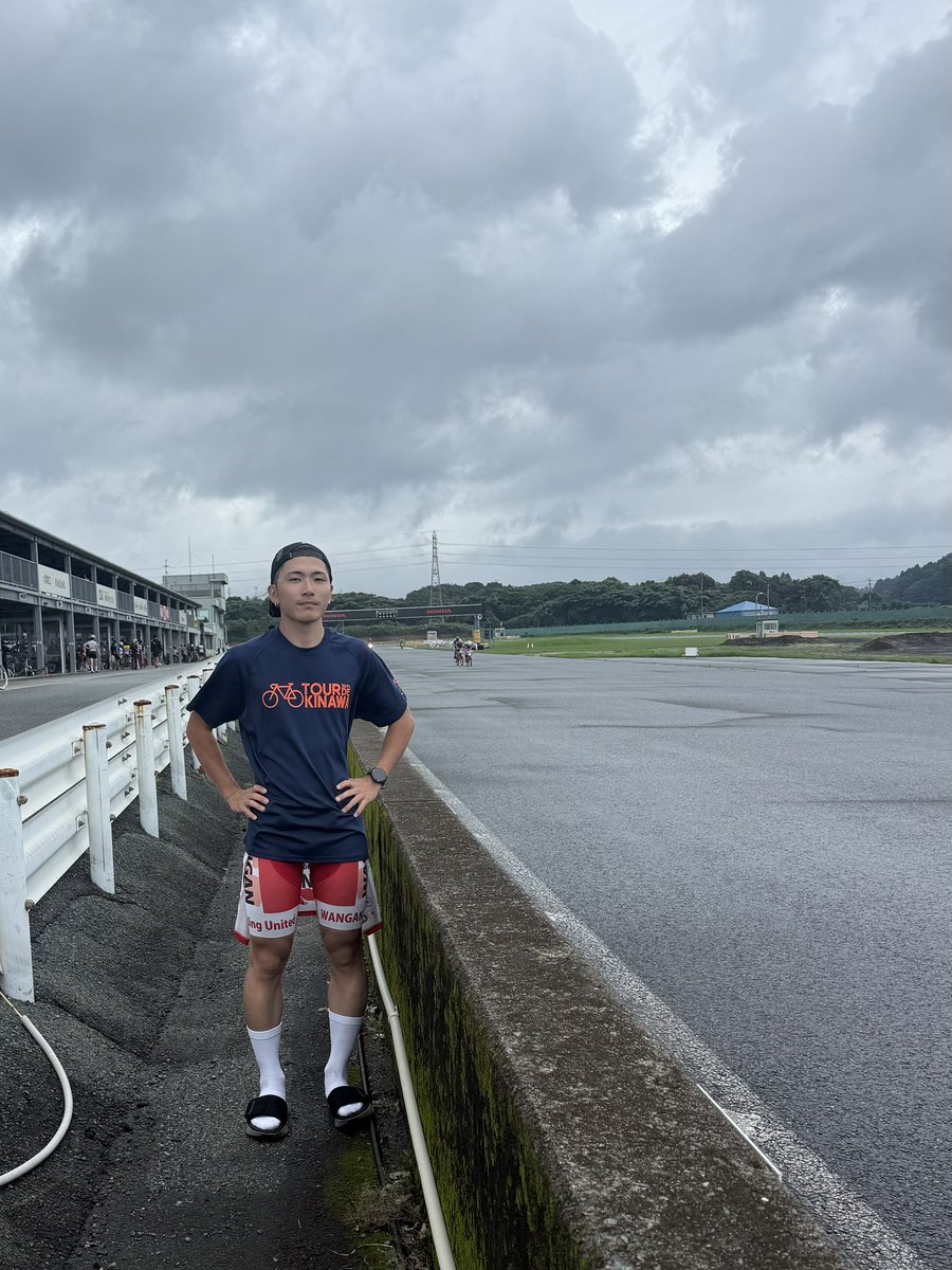 fastsheep0304's tweet photo. HSR九州クリテリウムE1/E2混走 10位
ただ悔しさが残るレースだった😔
レース終わった後は雨と霧の阿蘇山へ突撃ライド
今日7月4日にHSRでレース走れたことは一生の思い出だな〜 https://t.co/jQ55Q2UTbW