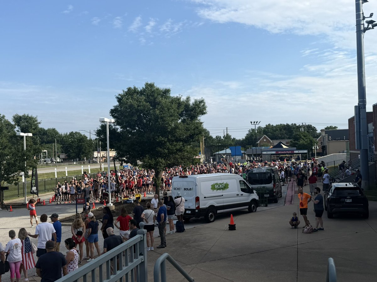 Baerga99's tweet photo. 🔥It was a Great Time with my Brother @themikepicha at the Lake County Grand Slam 5 K over 700 Running the Race God Is Good 🔥 https://t.co/ePAiqMDg7D