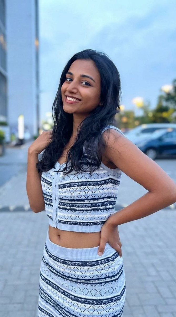 DivyaXGirl's tweet photo. #Aishu Iyer Mundai 🥶❤️🤤

Any fans? https://t.co/p02iQCYhDS