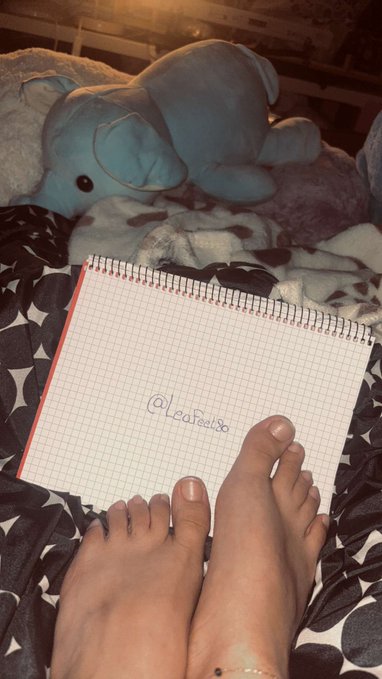 Leafeet85's tweet photo. Lea
19ans
Photo de verification ✅
DM pour plus de photos et videos 🔥

#Feet #Pieds #Soles #FeetFetish #FrenchFeet https://t.co/6qsU0qiTTT