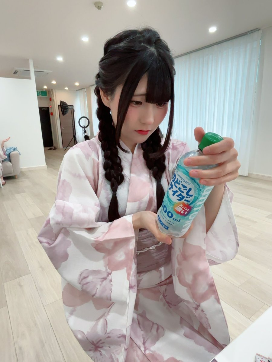 Runa0816_'s tweet photo. 真面目なりゅぐちゃん…色んな成分何が入ってるんだろう…wこれを見ててちょっとおもろかったwそんな成分気になってるんかよwりゅぐちゃんw
#城宮りゅぐ https://t.co/2p8dTdZ9l9