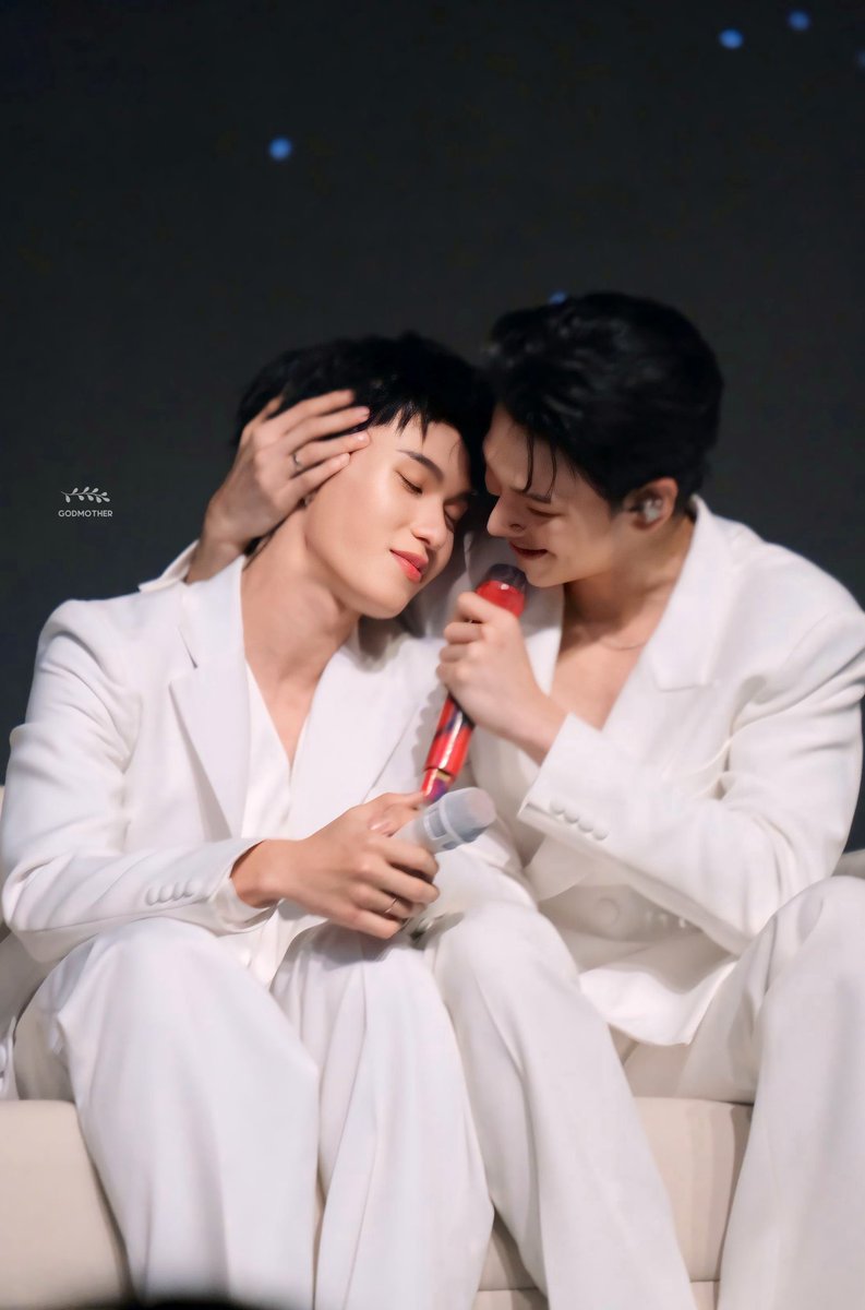 gxlekzz's tweet photo. ก่อนจะมีลูก ต้องมีงานโกโก้ฟรีก่อนแน่นอนอ่ะ ใช่มะ ซ้อมมาหลายรอบละนิ สวมแหวน นอรก็บอกว่าซ้อมมาตั้งแต่เขาใหญ่  🤭🤭🤭🤭🤭

#DaouOffroad #ต้าห์อู๋ออฟโรด https://t.co/dpD4ZZY5Zv