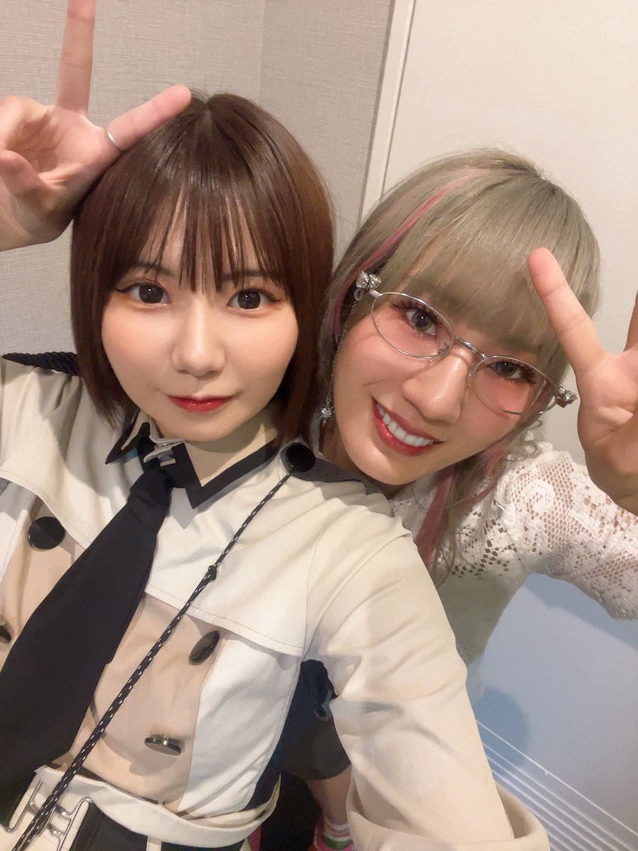CONAMI_RED_i's tweet photo. 声かけてくれて嬉しかったぁ♡
実は初めて出逢ったのは大阪で約10年前...
東京で再会できてエモいですっ🥹
また対バン被りますように✨ https://t.co/pL7hFg1Skc