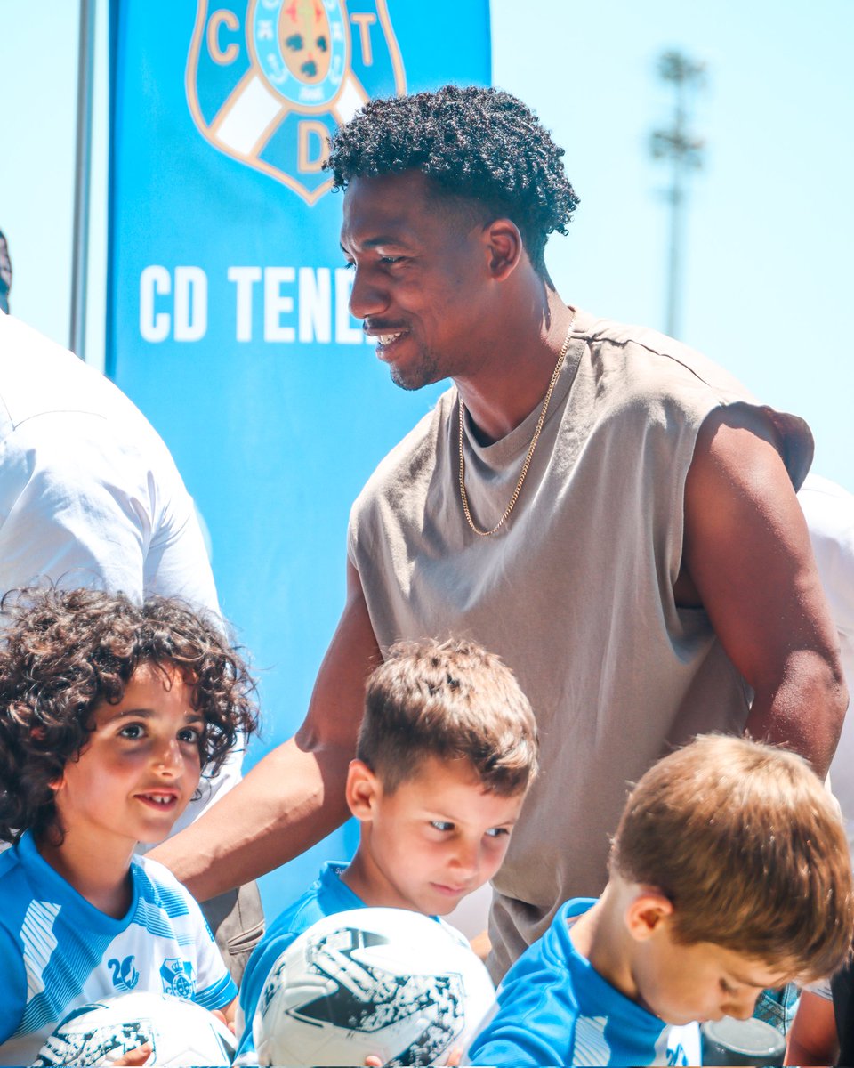 CDTFundacion's tweet photo. 🙌🏻 Completada la primera semana de #CampusSuma en la Ciudad Deportiva de Tenerife Javier Pérez ⚪🔵.

#FundaciónCDT @CDTOficial @CdtCantera #TanNuestro https://t.co/q1LZx6QlfI