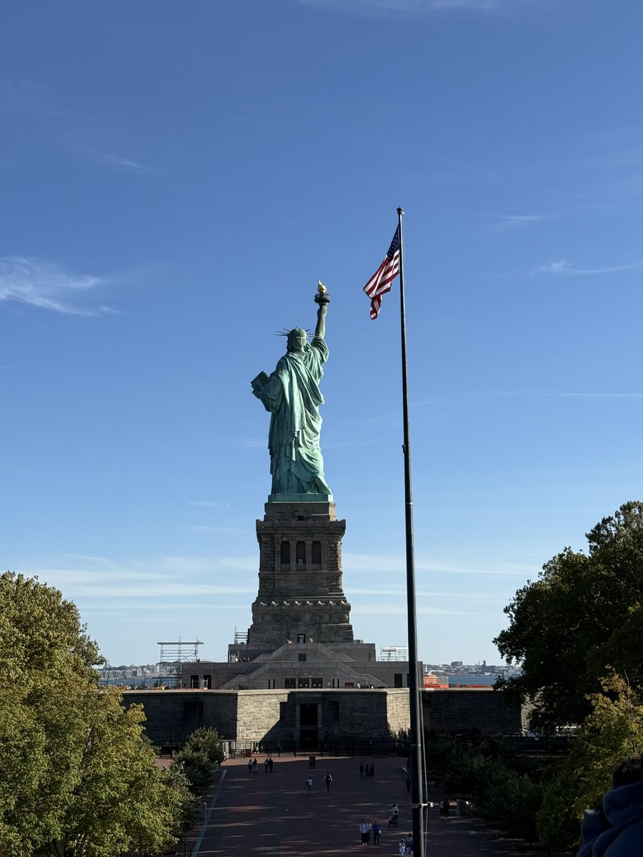 diegoarcei's tweet photo. 250 years of freedom, courage and opportunity.

Land of the free, home of the brave.

Happy 250th Independence Day, United States of America! 🇺🇸

#July4 #IndependenceDay #USA250 #America250 #LandOfTheFree #HomeOfTheBrave #GodBlessAmerica #Freedom #UnitedStates https://t.co/HMwDvBwyF2