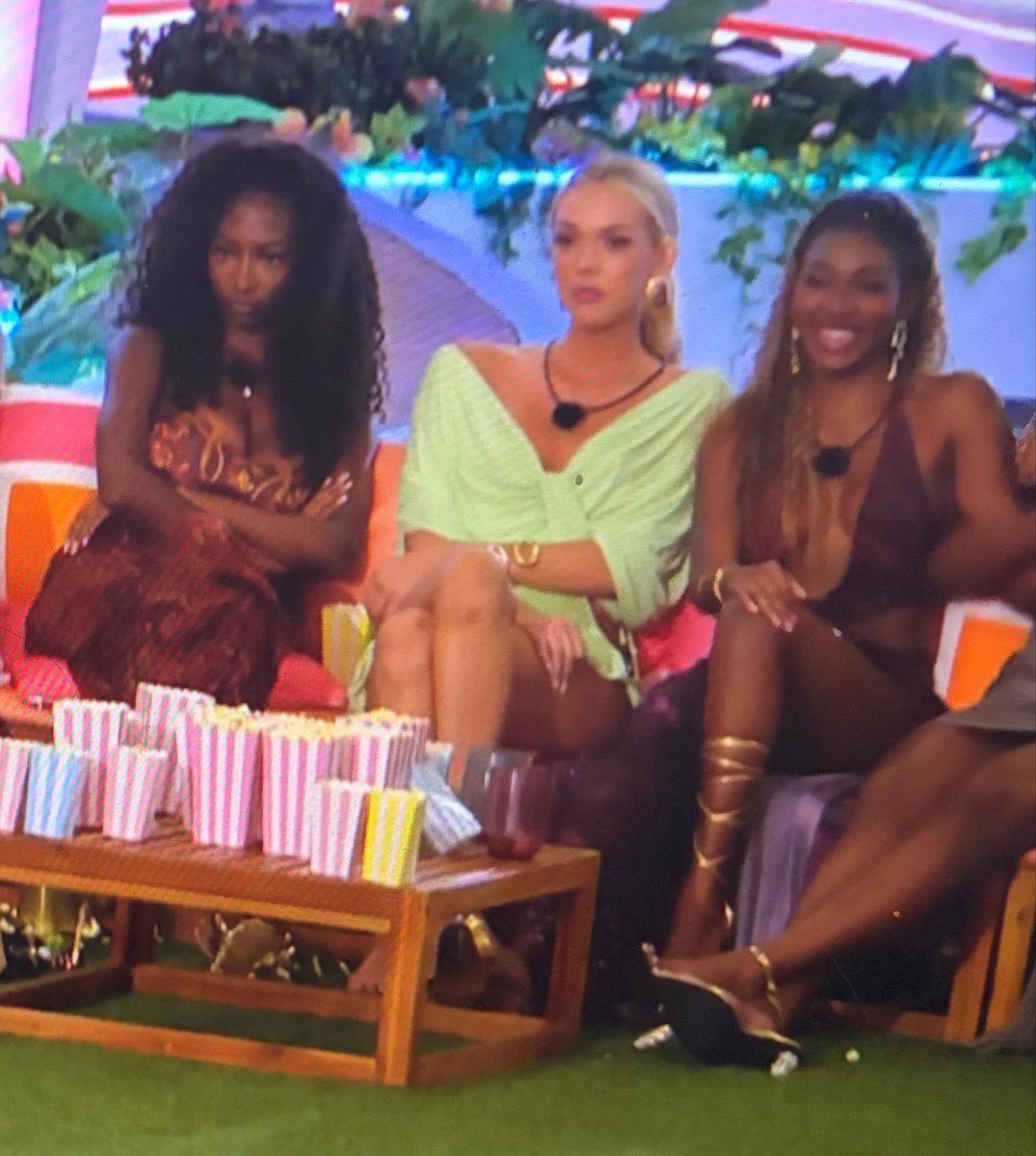 glumrapp's tweet photo. sometimes i wonder why i waste my life watching this show cuz genuinely wtf was last night #loveislandusa #loveisland https://t.co/TXElLGiV9r