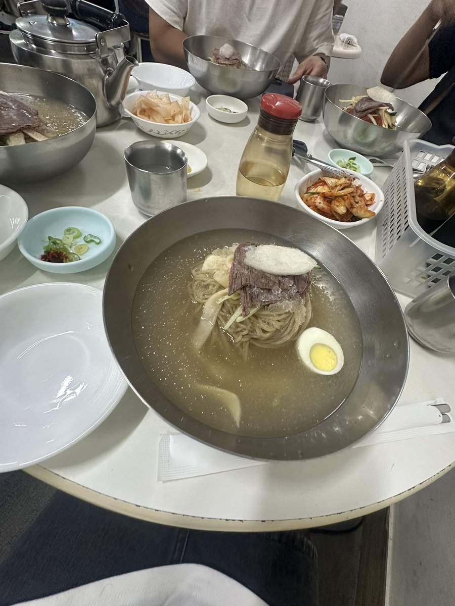 korean_study_r's tweet photo. 韓国で食べたかった物 6！

冷麺！

最高☆

明日日本に帰ります、、もっといっぱい美味しい物食べたかった🥺時間が足りない、、

また来年行きます！！！絶対！ https://t.co/pT4Jdjnf81
