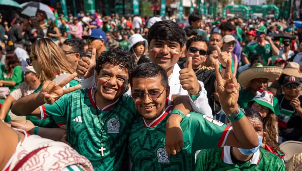 ReporteLobby's tweet photo. 🚨 @SECTUR_mx invita a vivir la Copa Mundial 2026 con responsabilidad, promoviendo respeto, seguridad y turismo sostenible para fortalecer el legado del torneo en México
#Mundial2026 #TurismoResponsable #SECTUR #México
https://t.co/kQAqZkLFfM https://t.co/TUDdV4ehia