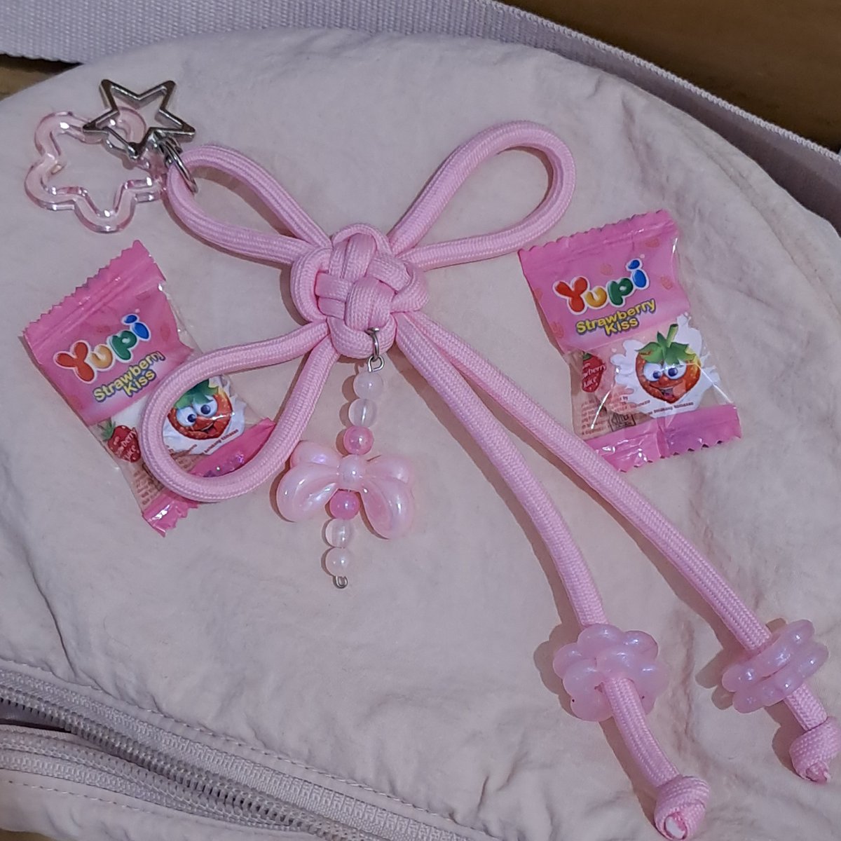 mengjenokan's tweet photo. kemarin dikasih fribis cutesy sm kk clay cangtip 😻💖 @bloomingrren TENGKYUUU udah reach out duluan <33 SUKA BGT PINKEU PINK https://t.co/ChQOLXgus8