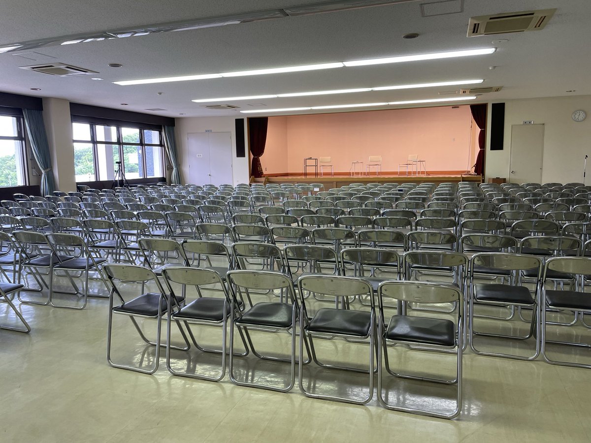 officegoncharov's tweet photo. 本日、安彦良和さんと佐野浩敏さんのトークにご来場いただいた皆さま、誠にありがとうございました。整理券貰えなかった方ごめんなさい。
トーク最中の画像は後日ということで、ご容赦ください^_^
#佐野浩敏の仕事
#田川市美術館 
#安彦良和 
#佐野浩敏
#オフィスゴンチャロフ https://t.co/UfHmTv8eCb