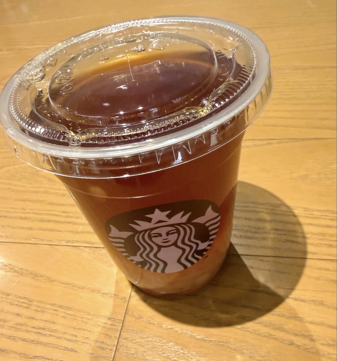 aquamintcat's tweet photo. 噂のピーチテ���ーとっても美味しかった🍑 https://t.co/QpWxPI6pk0