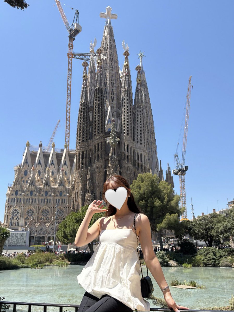 bnbmboom's tweet photo. バルセロナに移動❕🇪🇸
本場スペインでZARAコーデ🤍

日焼け諦めました🙂‍↕️ https://t.co/TZ3r7bDPaO