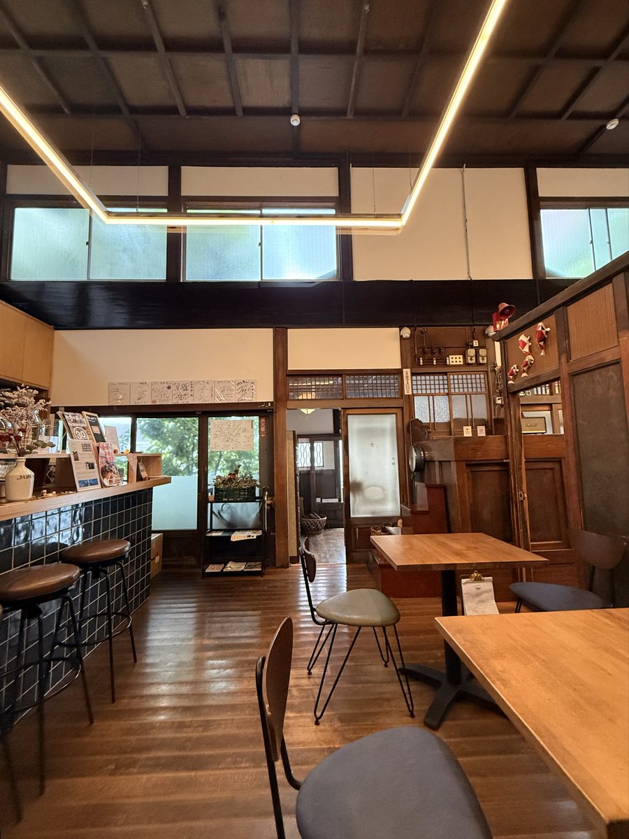 trooms_t's tweet photo. 7/4テレビ東京『アド街ック天国』は
入谷がピックアップされてましたね☺️

来週6.7.8は朝顔市で賑わう入谷✨
7/11.12は週末イベント🎉

入谷にある銭湯をリノベしたカフェ
レボン快哉湯でチョコレートアイスとコーヒーを☕️

noteに書きました_φ(･_･

https://t.co/edbfdFzTgG https://t.co/ytlQyVv2jN