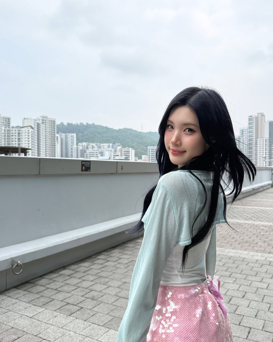 cloudsof_J's tweet photo. 260704 #JUUN — Hearts2Hearts Instagram update🩵🩷 https://t.co/c6YQytWGOj