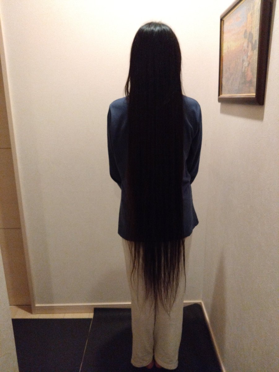 Kamomana0716's tweet photo. いよいよ明日カットすることになりました

今日で最後のドライヤー
この長さかけるのもこれで最後か…… 

楽になるな と思うのと
なんだかちょっと感慨深いのと入り交じってます

綺麗に伸ばすとここまでの長さになりました

 #ヘアドネーション
 #ロングヘア  #長い髪  #長い髪が好き  #ヘアアレンジ https://t.co/Y7XVZI1Rpy