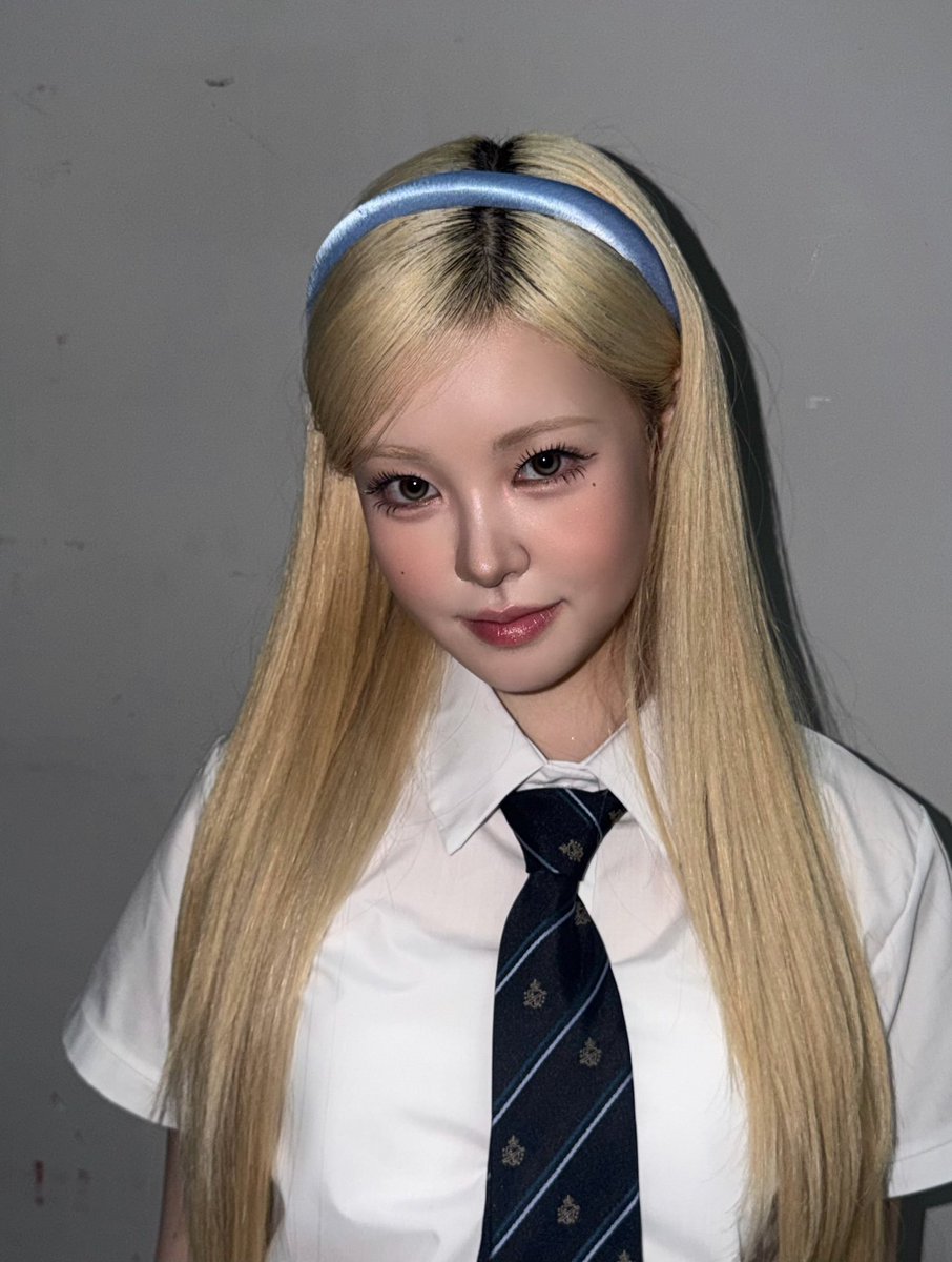 evolotdrah's tweet photo. 아인이 교복 너무너무 조아… https://t.co/W3EY9SBUeQ
